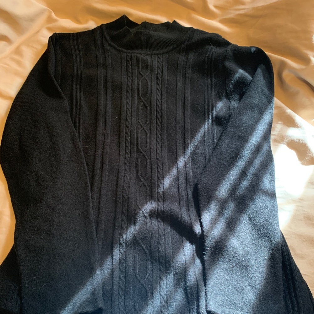 Weekends long sleeved sweater